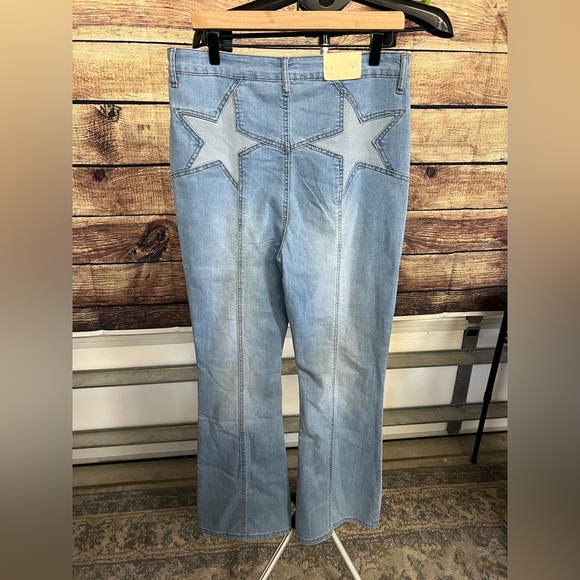 Altar’d State High Rise Flare Star Jeans NWT Size 29 - Picture 5 of 7